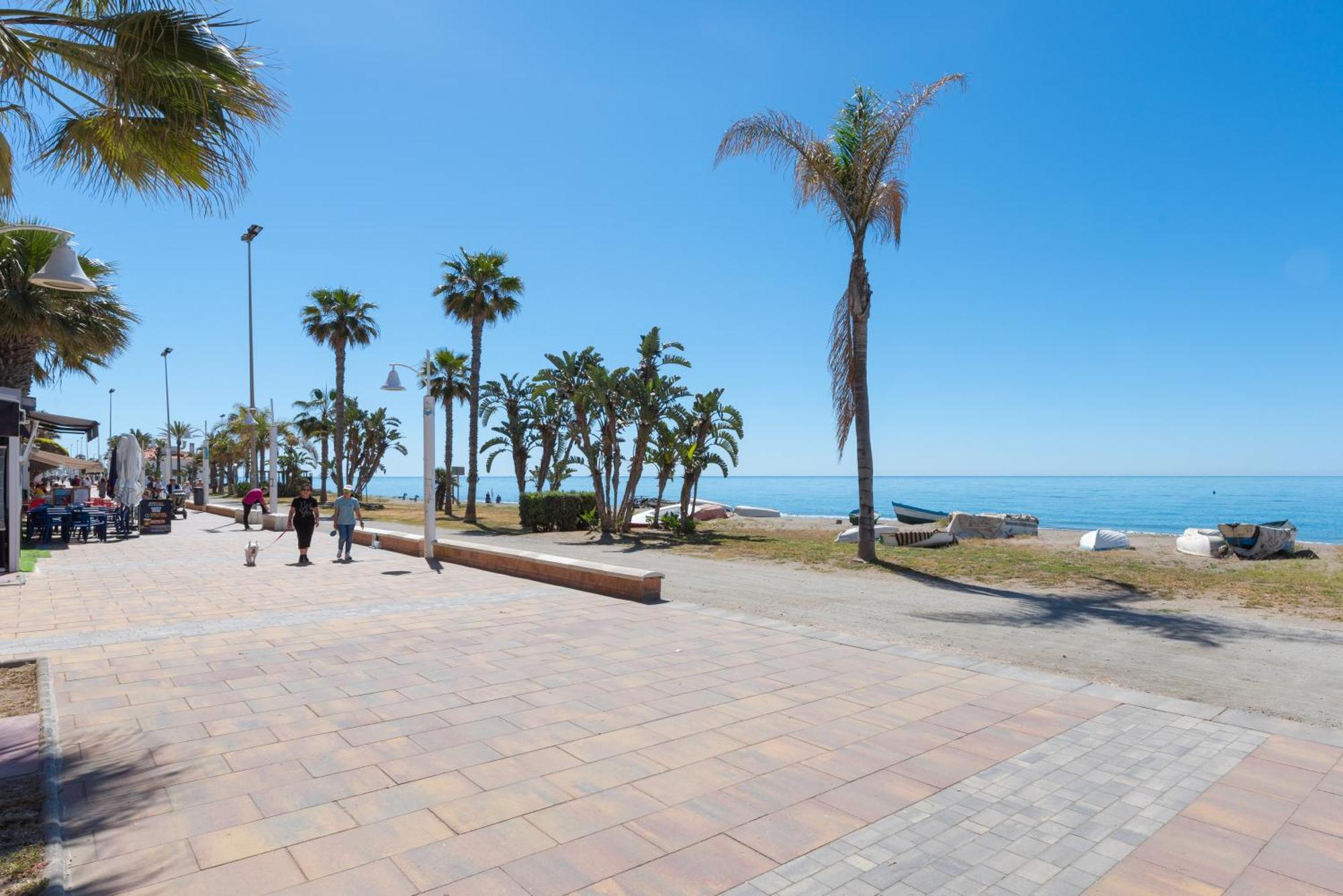 Wintowinrentals 1ª Linea De Playa, Parking Y Wifi Rincón de la Victoria Exterior photo
