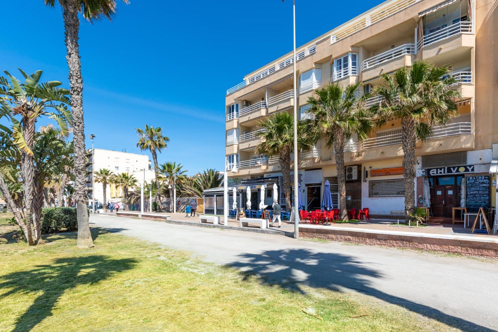 Wintowinrentals 1ª Linea De Playa, Parking Y Wifi Rincón de la Victoria Exterior photo